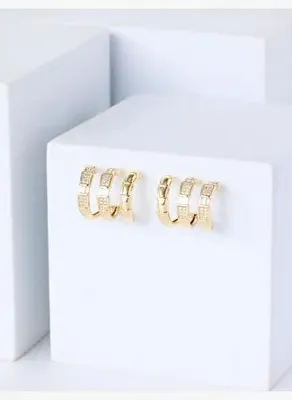 Jimmy Key Altın Rengi %100 Pirinç Taş Detaylı Çok Sıralı Küpe