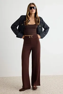 TRENDYOLMİLLA Kahverengi Toka Detaylı Wideleg/Geniş Paça Örme Pantolon TWOAW26PL00022