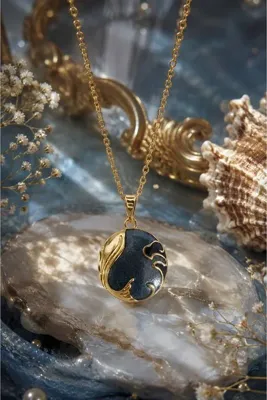 Sylvera Shop Ocean Secret Dalga Desenli Kapaklı Madalyon Çelik Kolye (Gold Renk)