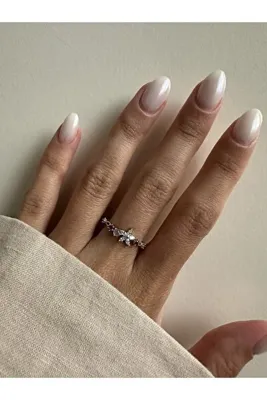 ringbox Gümüş Renkli Çıtır Çiçek Detaylı Minimal Yüzük