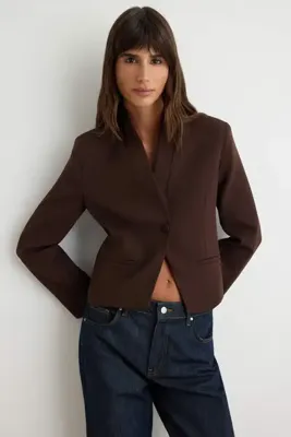 TRENDYOLMİLLA Koyu Kahverengi V Yaka Kısa Blazer Ceket TWOAW27BC00066