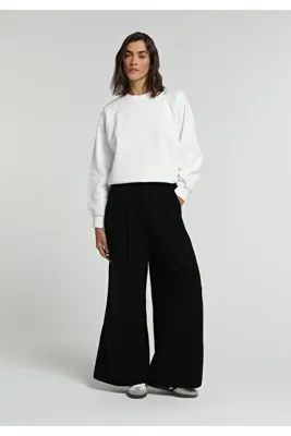 Colins Regular Fit Yüksel Bel Geniş Paça Kadın Siyah Pantolon