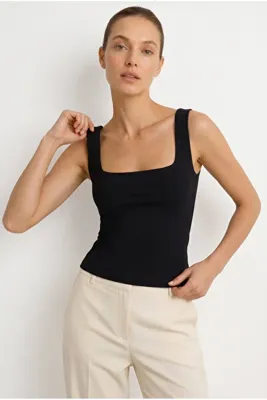 OLYNN Siyah Ultra Premium Soft Kare Yaka Askılı Body