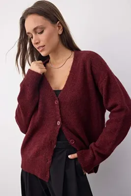 TRENDYOLMİLLA Wardrobe Essentials Bordo Yünlü Geniş Kalıp V Yaka Triko Hırka | TWOAW26HI00083