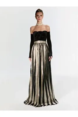 Nur Karaata Addington Gown
