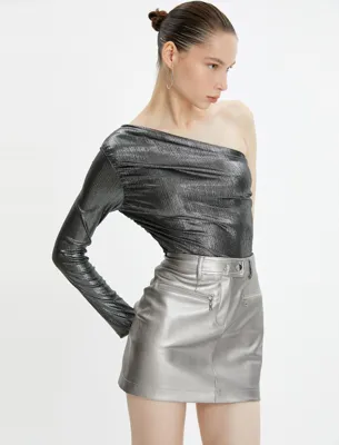 Koton Parlak Tek Omuz Bluz Drape Detaylı Uzun Kollu