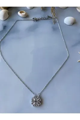 Jeros Accessories Çelik Zirkon Taşlı Çoklu Kalpli Açılır Kapanır Mıknatıslı Yonca Kolye