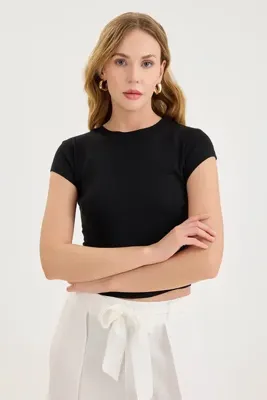 Vitrin Yuvarlak Yaka Kısa Kol Crop Bluz