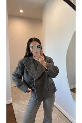 sinem kıvanç DÜĞME DETAYLI KAŞE CEKET