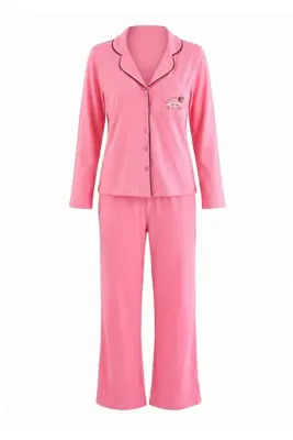TRENDYOLMİLLA Pembe %100 Pamuklu Biye ve Cep Detaylı Köpek Baskılı Örme Pijama Takımı THMAW22PT0785