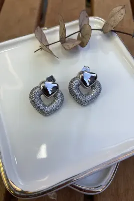 AURA ATELIER Çelik Taşlı Kalp Küpe
