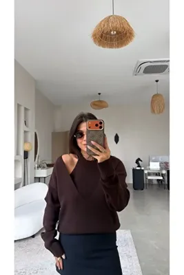 Buket Teke Kahverengi Triko ve Atlet İkili Takım