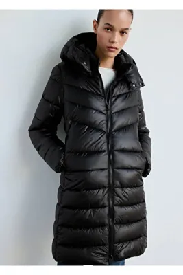MANGO Woman Kapüşonlu midi kapitone anorak