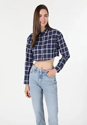 Colins Regular Fit Shirt Neck Ekoseli Kadın Lacivert Uzun Kol Gömlek Cl1060288