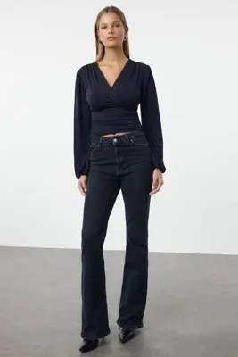 TRENDYOLMİLLA Lacivert Kruvaze Büzgü/Drape Detaylı Uzun Kollu Esnek Örme Bluz TWOAW25BZ00021