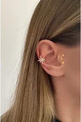 Okko Store Kadın Altın Rengi Kuzey Yıldız Detaylı Kıkırdak Küpesi