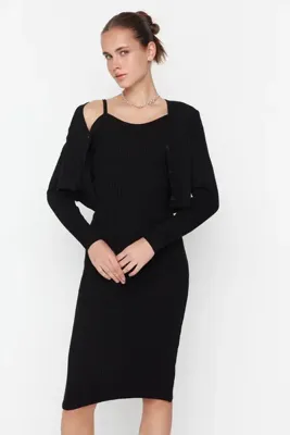 TRENDYOLMİLLA Siyah Vücuda Oturan Midi Triko Hırka Elbise Takım TWOSS21EL0208