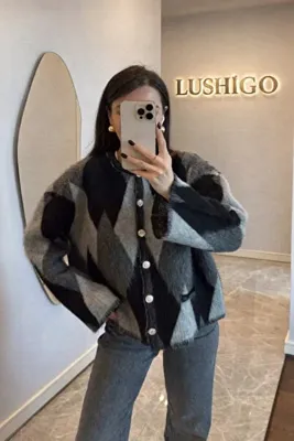 LUSHİGO Kadın Kare Desenli Sakallı Şık Dügmeli Yumoş Triko Lussi Hırka