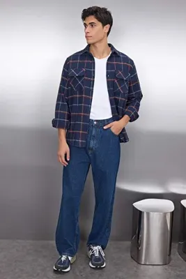 TRENDYOL MAN Lacivert Regular Fit Uzun Kollu Çift Cepli Oduncu Kareli Kışlık Ceket Gömlek TMNAW20GO0485