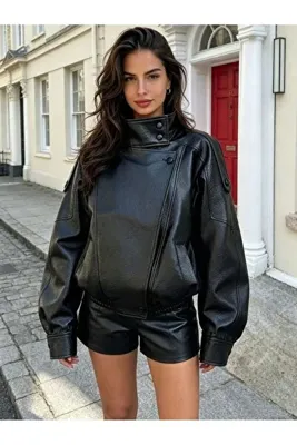 Blanco Kadın ZR Model Dik Yaka Fermuarlı Deri Ceket