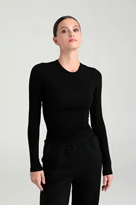 SHEISMONO Ultra Soft Yuvarlak Yaka Bluz Siyah