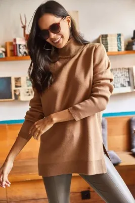 Olalook Kadın Camel Balıkçı Yaka Yanı Yırtmaçlı Yumuşak Dokulu Triko Kazak KZK-19000566