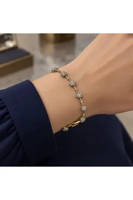 Genel Markalar XP Marka 14K Altın Renginde Çiçek Motifli Parlak Taşlı Kadın Bileklik