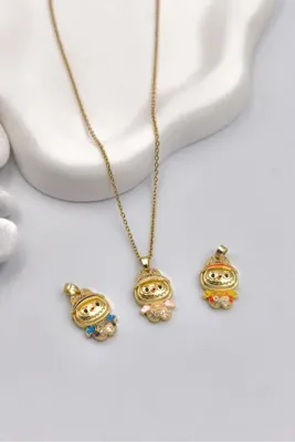 The Collection Labubu Bebek Kolye Kararmaz Gold Kadın Çelik Kolye