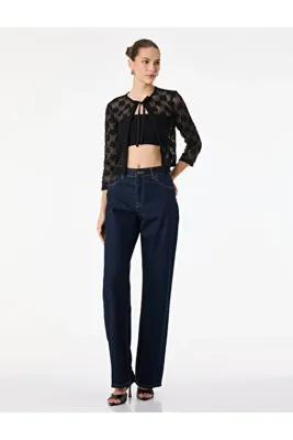 Koton Slim Fit Uzun Kollu Bisiklet Yaka Önden Bağlamalı Fiyonklu Dantel Crop Bluz