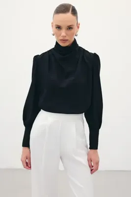 Sateen Drape Detaylı Bluz - Siyah