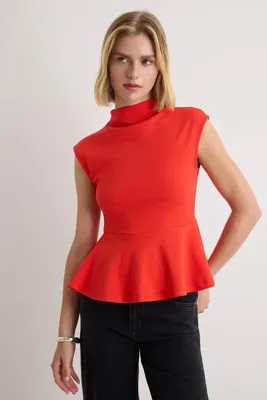 TRENDYOLMİLLA Kırmızı Düz Peplum Dik Yaka Kolsuz Pamuklu İnterlok Örme Bluz TWOAW27BZ00100