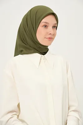 Madame Polo Düz Şifon Kare Eşarp Açık Haki