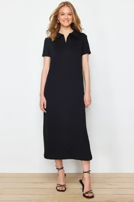 TRENDYOLMİLLA Siyah Polo Yaka Shift/Normal Kesim Midi Esnek Örme Elbise TWOSS24EL01012