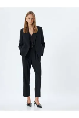 Koton Pile Detaylı Crop Paça Cepli Kumaş Pantolon