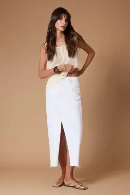 TRENDYOLMİLLA Beyaz Yırtmaçlı Maxi Denim Etek TWOSS23ET00290