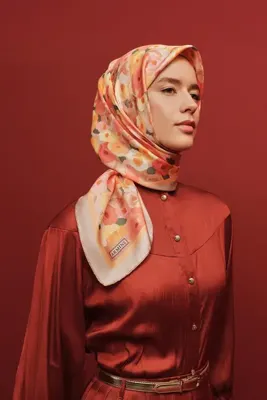 Armine Çiçek Desenli Saf İpek Sura Eşarp 9300D 01