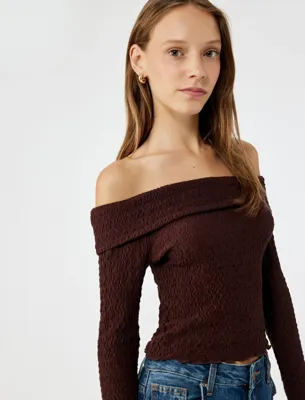 Koton Slim Fit Dokulu Omzu Açık Uzun Kollu Tişört
