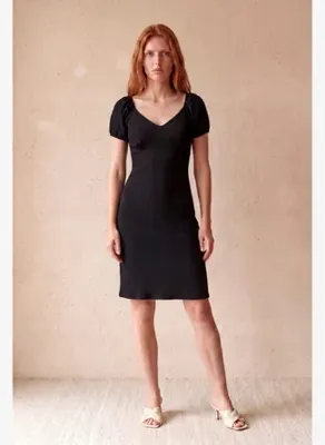 WestMark London Kadın Regular Fit Kalp Yaka Kısa Puf Kollu Siyah Krinkle Mini Elbise BEATRIZ
