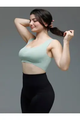 MİSTİRİK Parabita Model Dikişsiz Pedli Yumuşak Kumaşlı Iz Yapmaz Lazer Kesim Sütyen Yeşil Renk