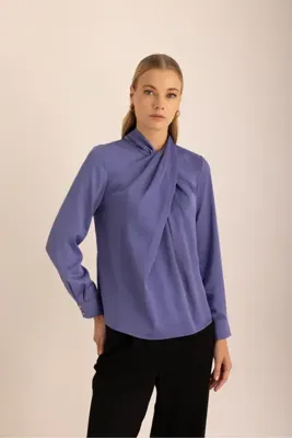 Aker Yakası Drape Detaylı Dokuma Bluz