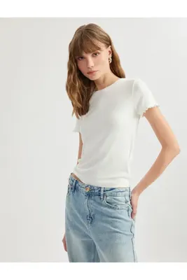 Koton Boncuk Detaylı Slim Fit Kısa Kollu Bisiklet Yaka Viskon Tişört