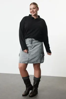 Trendyol Curve Siyah Selanik/Triko Görünümlü Fermuarlı Yaka Regular/Normal Kalıp Örme Sweatshirt TBBAW23AO00006