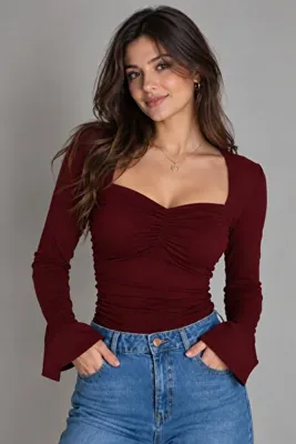 Thestiluxe Kalp Yaka Önü ve Yanı Büzgülü Yırtmaçlı İspanyol Kol Body Bluz