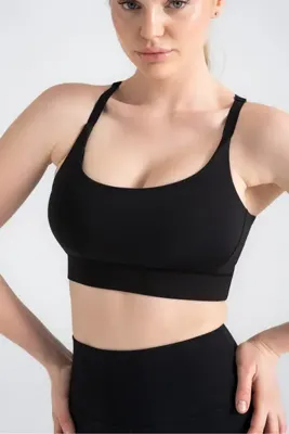 Genel Markalar Kadın Destekli Spor Büstiyer Ayarlanabilir Askılı Alt Bantlı Sabit Kaplı Siyah Slim Fit Activewear