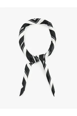 Koton Puantiye Desenli Kare Saten Fular Bandana