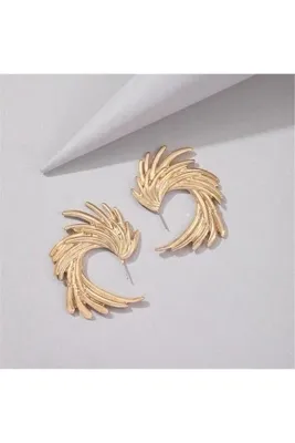 Pelin Aksesuar Gold Saçaklı Kıvrımlı Halka Küpe