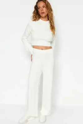 TRENDYOLMİLLA Ekru Crop Basic Triko Alt-Üst Takım TWOAW24AU00024