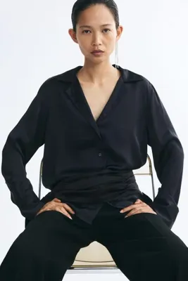 H&M Erkek Yakalı Saten Gömlek