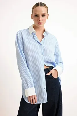 TRENDYOLMİLLA Mavi Çizgili Oversize/Geniş Kesim Gömlek TWOSS26GO00155