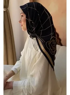 İmaj Butik Siyah Çiçek Desenli İpek Eşarp
